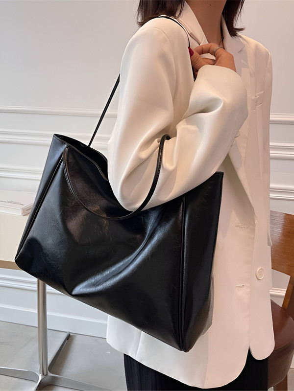 Túi xách nữ - Nàng là fan của túi xách maxi hay túi xách mini?