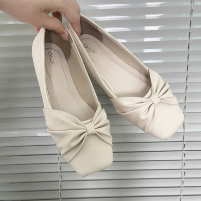 Màu sắc : Kem / Size : 35