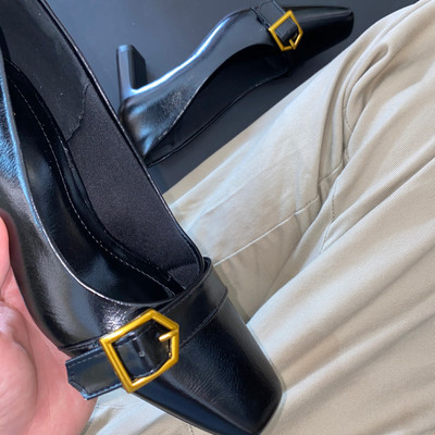 Màu sắc : Đen / Size : 39