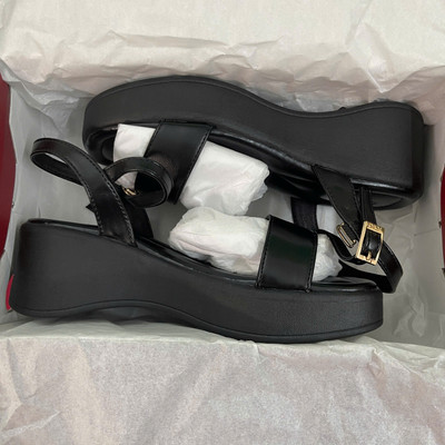 Màu sắc : Đen / Size : 35