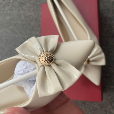 Màu sắc : Trắng / Size : 38