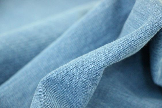 Denim là gì? Bỏ túi ngay items cá tính được làm từ chất vải denim