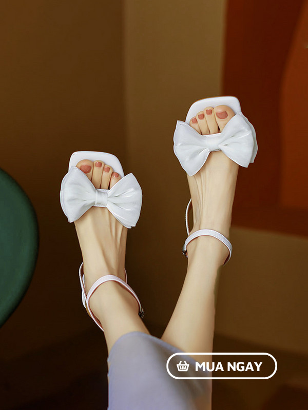 Bí quyết chọn giày sandal tôn dáng phù hợp với mọi bàn chân