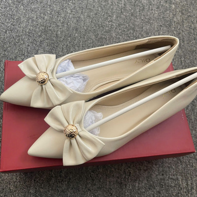 Màu sắc : Trắng / Size : 38