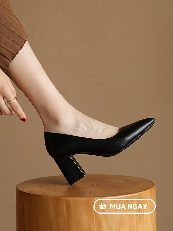 Buying women shoes in Vietnam locally