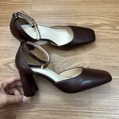 Màu sắc : Nâu / Size : 36