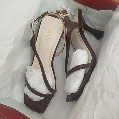 Màu sắc : Nâu / Size : 36