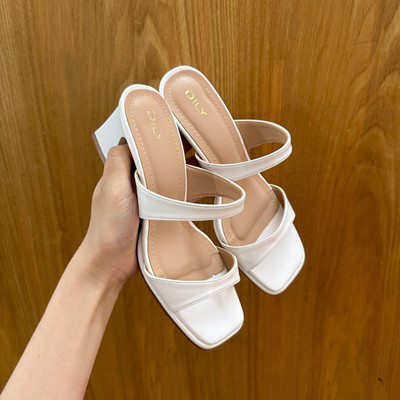 Màu sắc : Trắng Kem / Size : 36