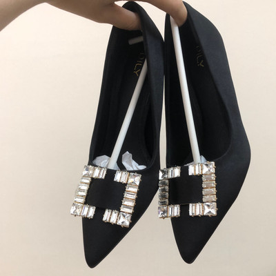 Màu sắc : Đen / Size : 37