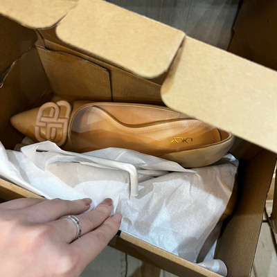 Màu sắc : Nâu / Size : 35