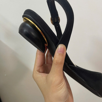 Màu sắc : Đen / Size : 38