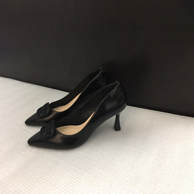 Màu sắc : Đen / Size : 36