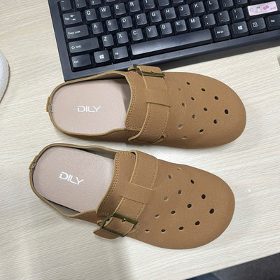 Màu sắc : Nâu / Size : 36