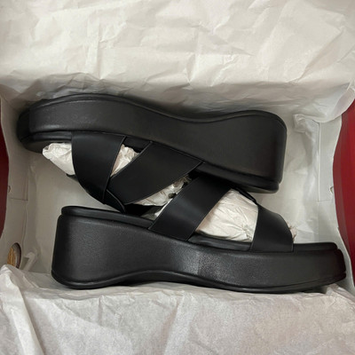 Màu sắc : Đen / Size : 36