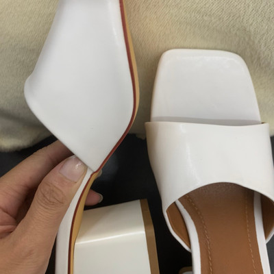 Màu sắc : Trắng / Size : 37