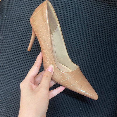 Màu sắc : Kem / Size : 37