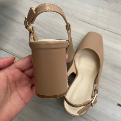 Màu sắc : Nâu / Size : 37