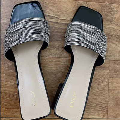 Màu sắc : Đen / Size : 38