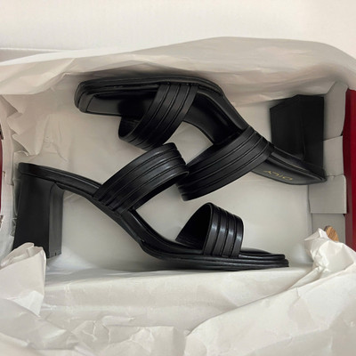 Màu sắc : Đen / Size : 38