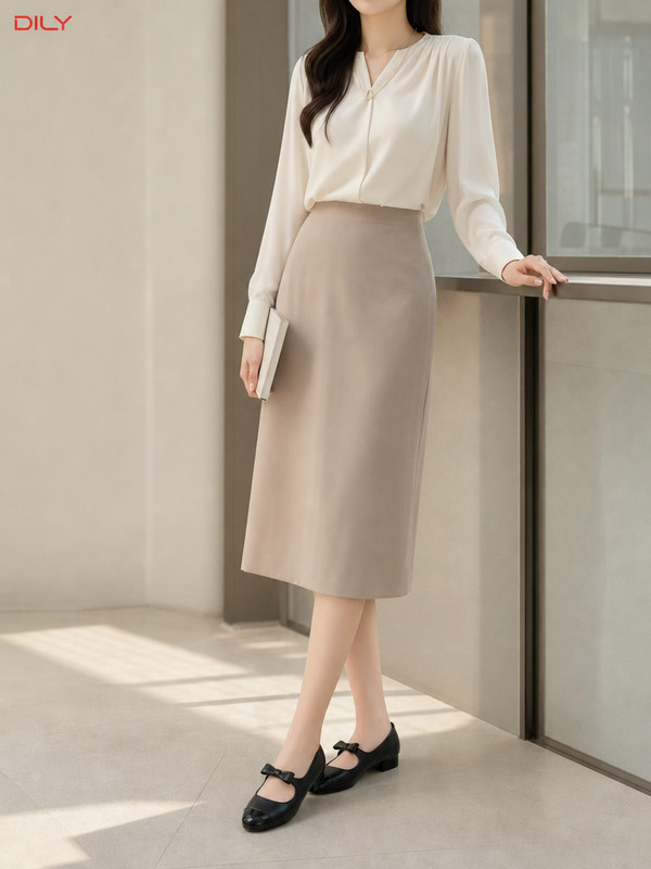 Outfit công sở với chân váy và áo voan
