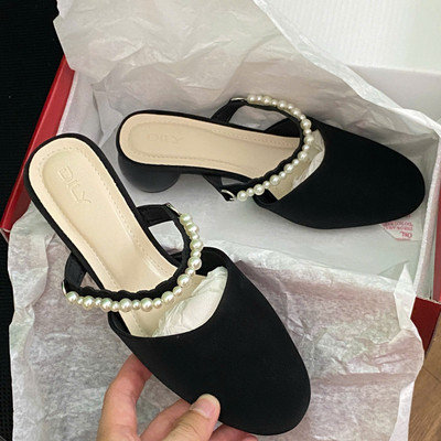 Màu sắc : Đen / Size : 39