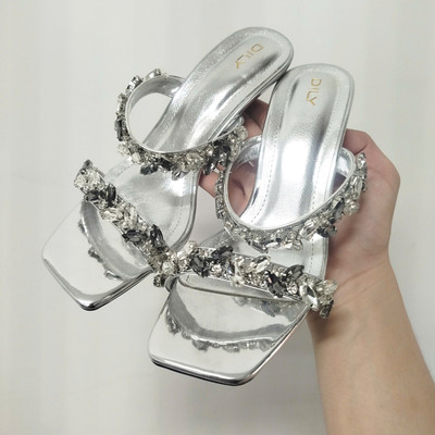 Màu sắc : Bạc / Size : 36