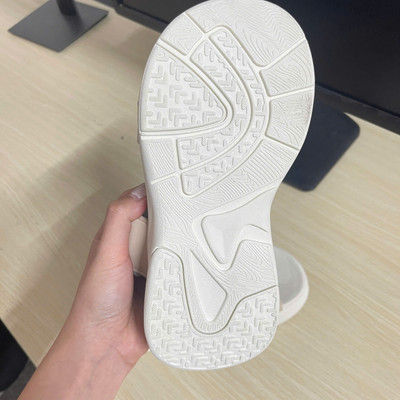 Màu sắc : Trắng Kem / Size : 37