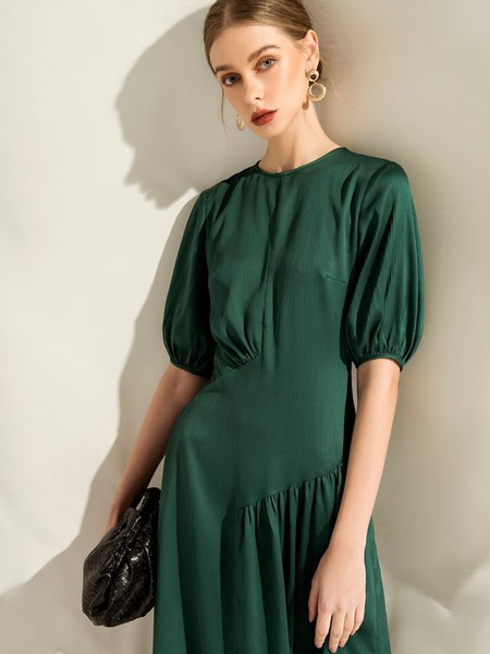 3 gam màu đậm nét Giáng Sinh mà nàng phải có trong tủ