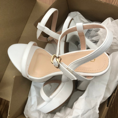 Màu sắc : Trắng / Size : 39