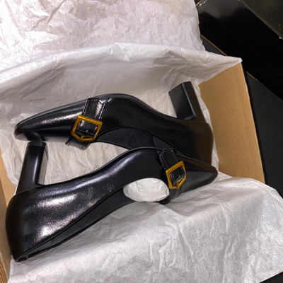 Màu sắc : Đen / Size : 39