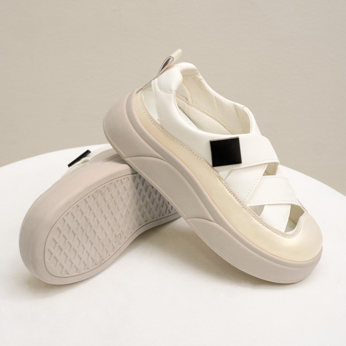Sneaker Đế Độn AG0176