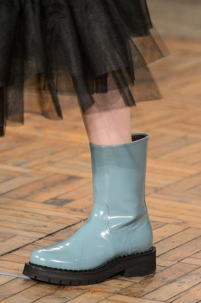 Dự đoán những kiểu giày hot nhất của năm 2023