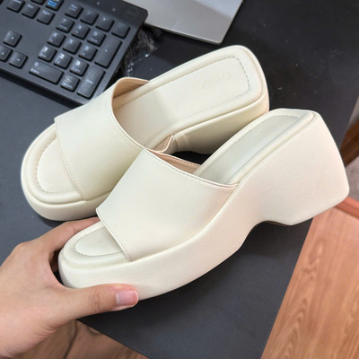 Màu sắc : Trắng Kem / Size : 37