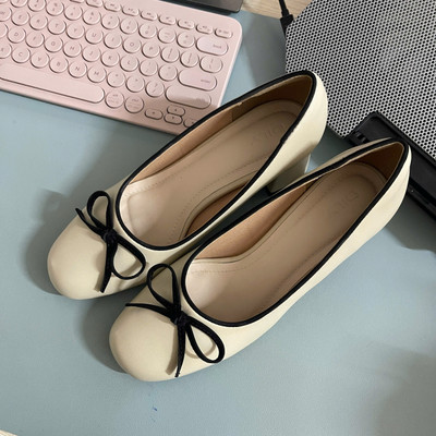 Màu sắc : Kem / Size : 37