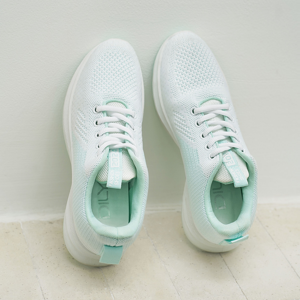 Giày thể thao AG0040