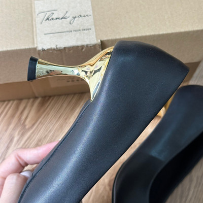 Màu sắc : Đen / Size : 39