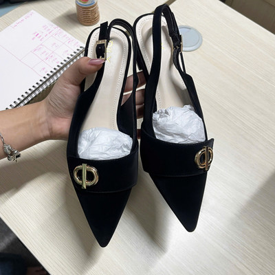 Màu sắc : Đen / Size : 38