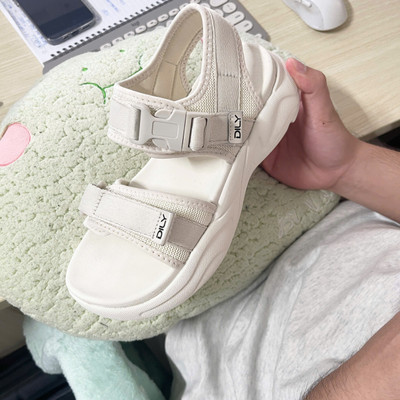 Màu sắc : Trắng Kem / Size : 37