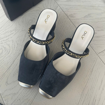 Màu sắc : Đen / Size : 38