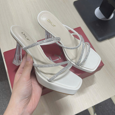 Màu sắc : Trắng Kem / Size : 39