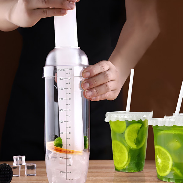Cách làm trà chanh giã tay hot trend thơm ngon mà không bị đắng.