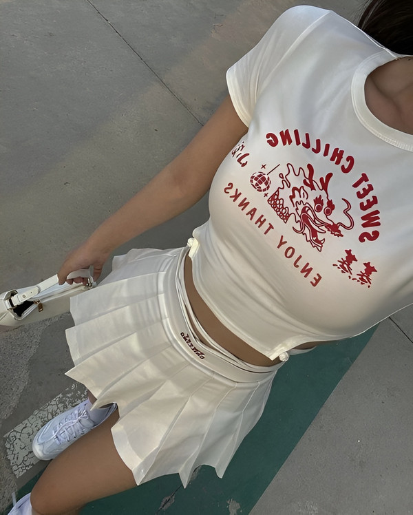 Baby tee outfit - Phối đồ với mẫu áo mang đậm phong cách Y2K