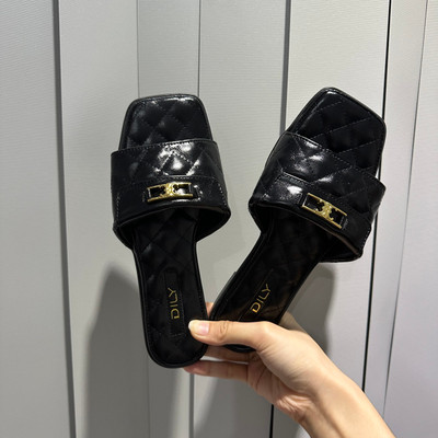 Màu sắc : Đen / Size : 37