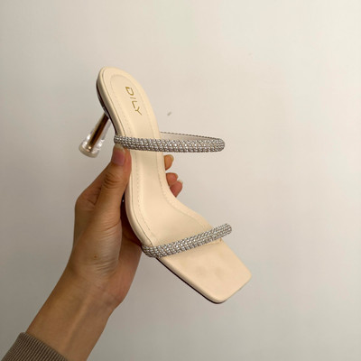 Màu sắc : Kem / Size : 37