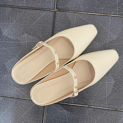 Màu sắc : Kem / Size : 37