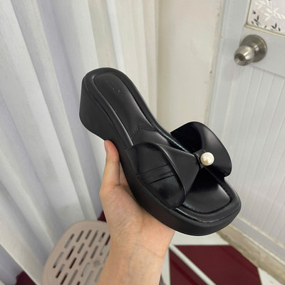 Màu sắc : Đen / Size : 38