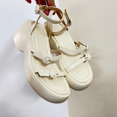 Màu sắc : Trắng Kem / Size : 37