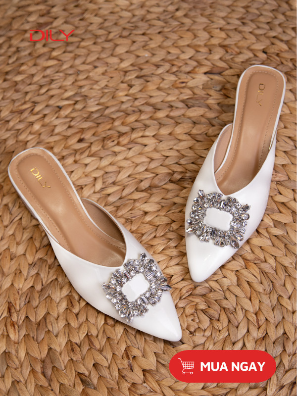Guốc mules mũi nhọn đính tag đá sang trọng AA0400 - DILY