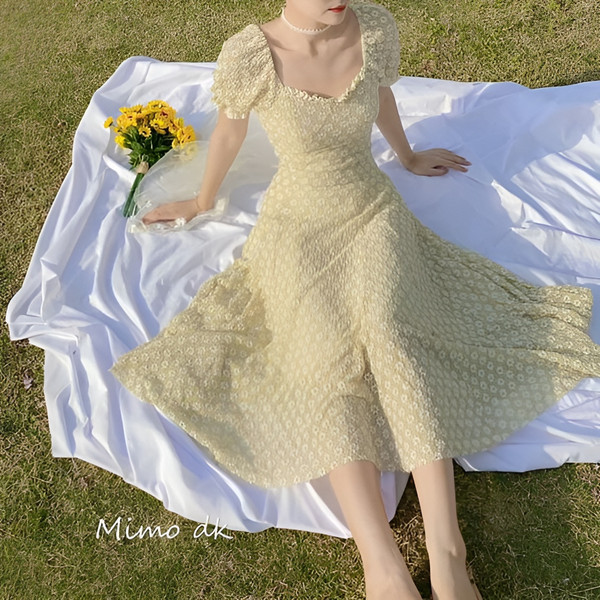 Đầm hoa nhí - Items lung linh cho phái đẹp tươi mới ngày hè