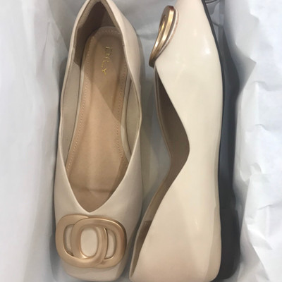 Màu sắc : Trắng Kem / Size : 38